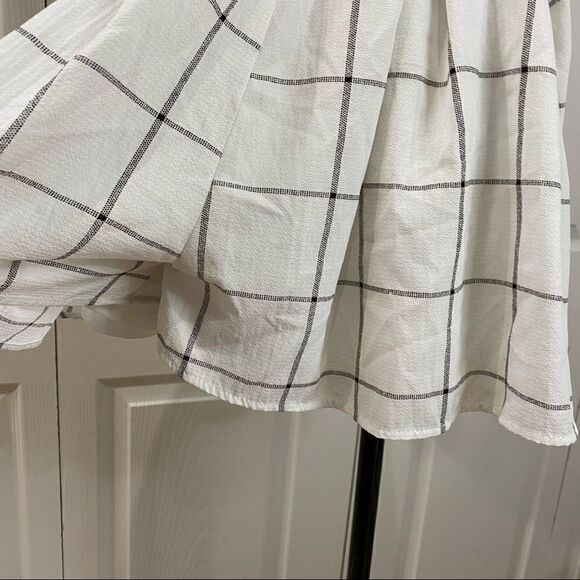 Charlotte Russe Windowpane Plaid Shorts Romper - Picture 10 of 13